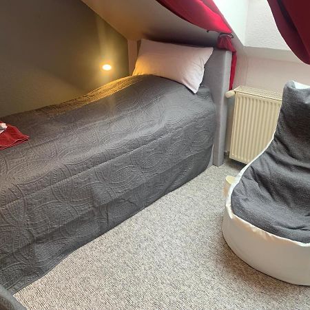 Best-Preis -Vip Lounge- Mit Netflix, Self-Check-In, Ebike Ladestation, Fahrradraum, Wlan Und Netflix - Direkt Am Elberadweg Im Herzen Von Виттенберге Экстерьер фото