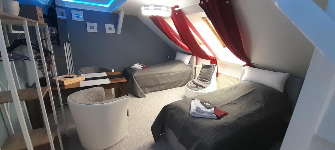 Best-Preis -Vip Lounge- Mit Netflix, Self-Check-In, Ebike Ladestation, Fahrradraum, Wlan Und Netflix - Direkt Am Elberadweg Im Herzen Von Виттенберге Экстерьер фото